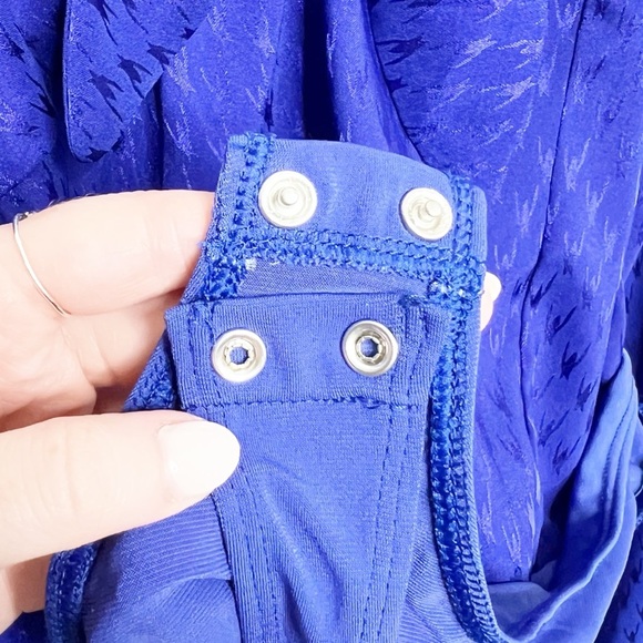 NWT Express Royal Blue Jacquard Tie Front Long Sleeve Bodysuit Size Large - Picture 7 of 16